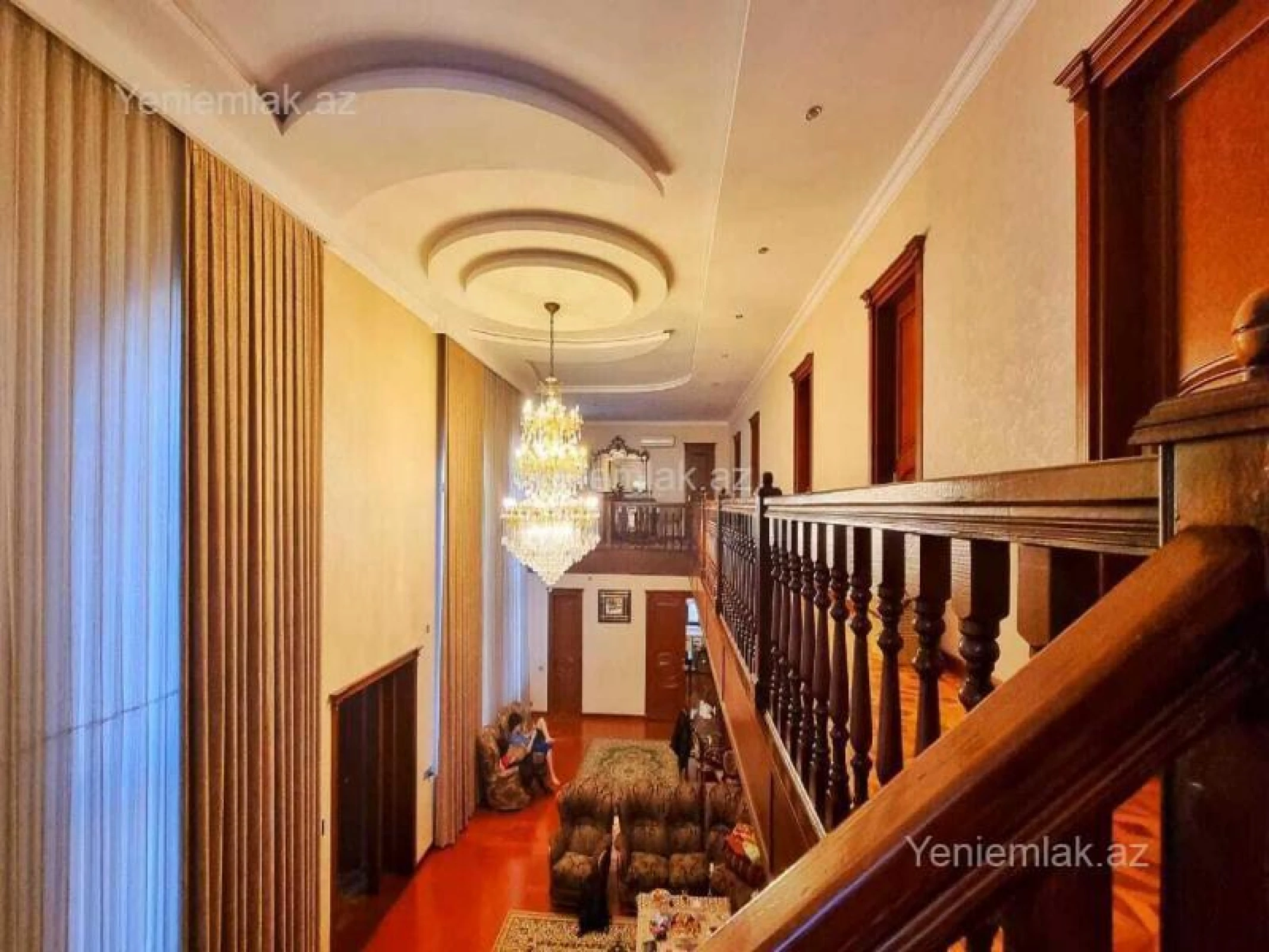 Satılır 7 otaqlı həyət evi 480 m²