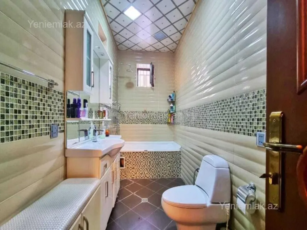 Satılır 7 otaqlı həyət evi 480 m²