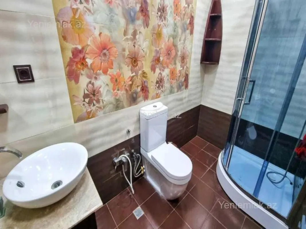 Satılır 7 otaqlı həyət evi 480 m²