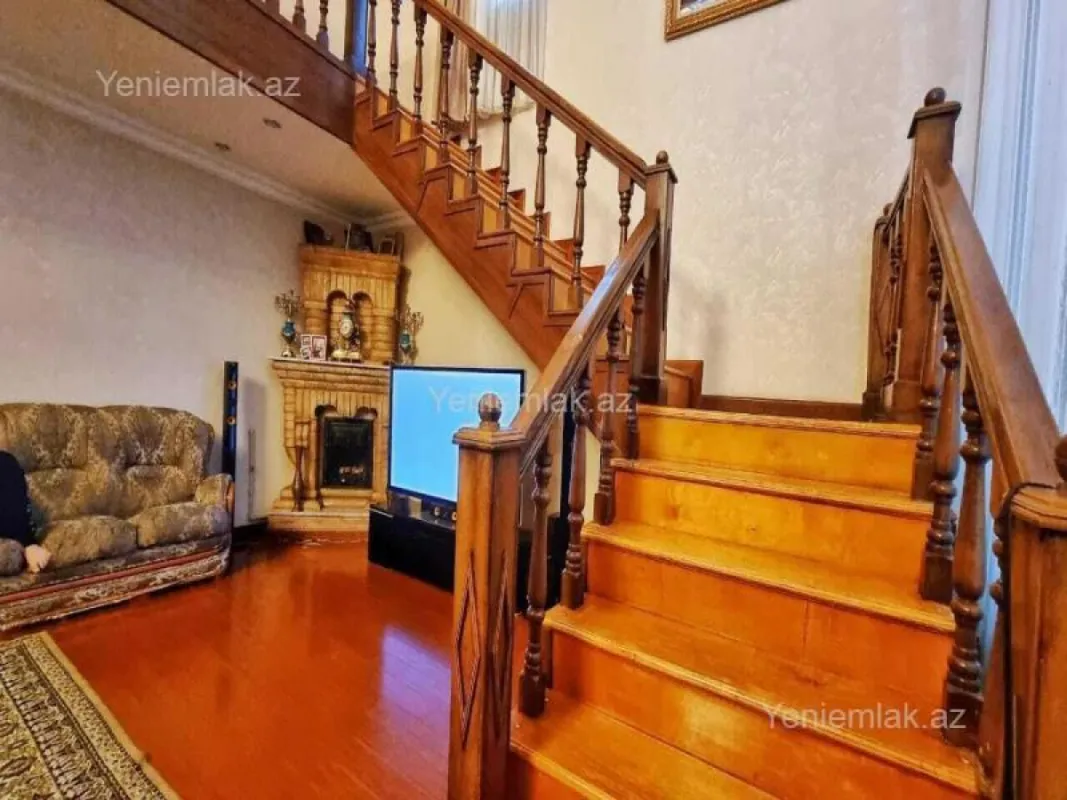 Satılır 7 otaqlı həyət evi 480 m²