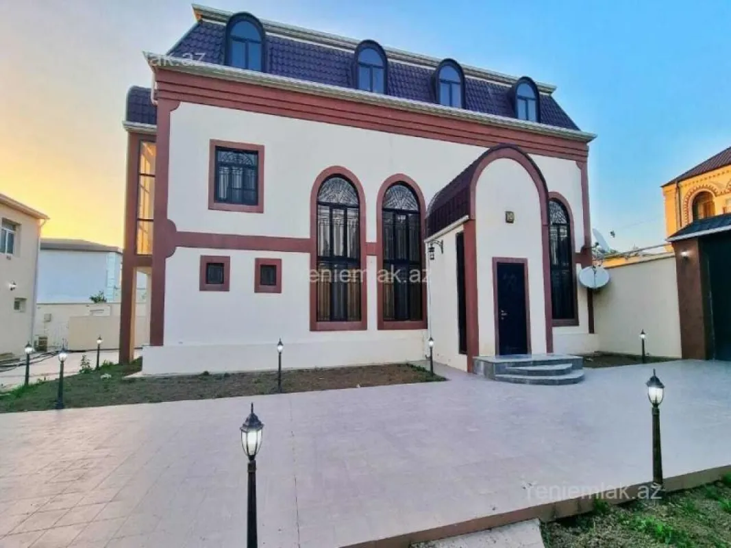 Satılır 7 otaqlı həyət evi 480 m²