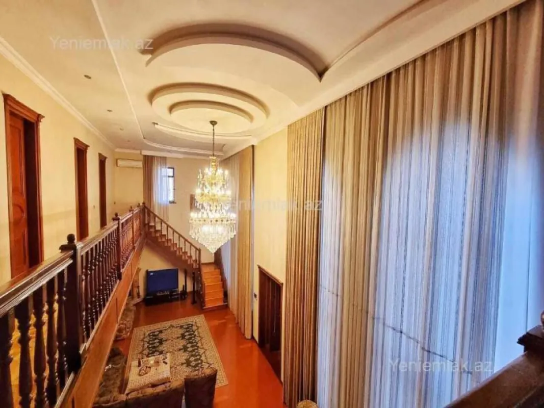 Satılır 7 otaqlı həyət evi 480 m²
