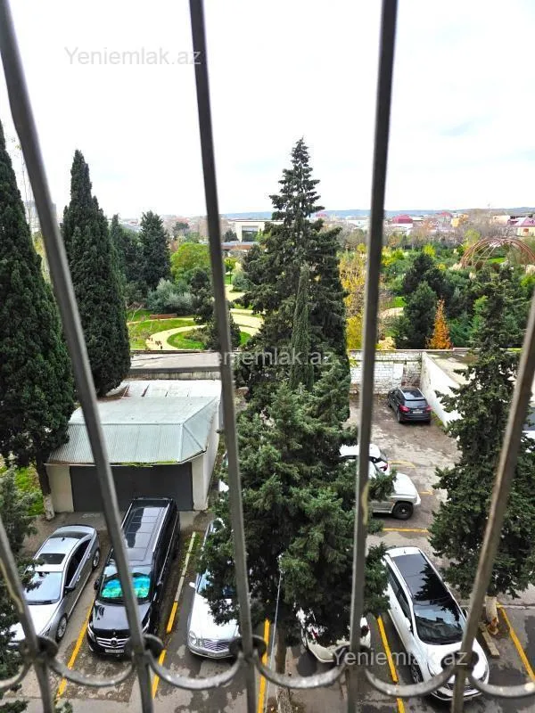 Satılır 2 otaqlı köhnə tikili 65 m²