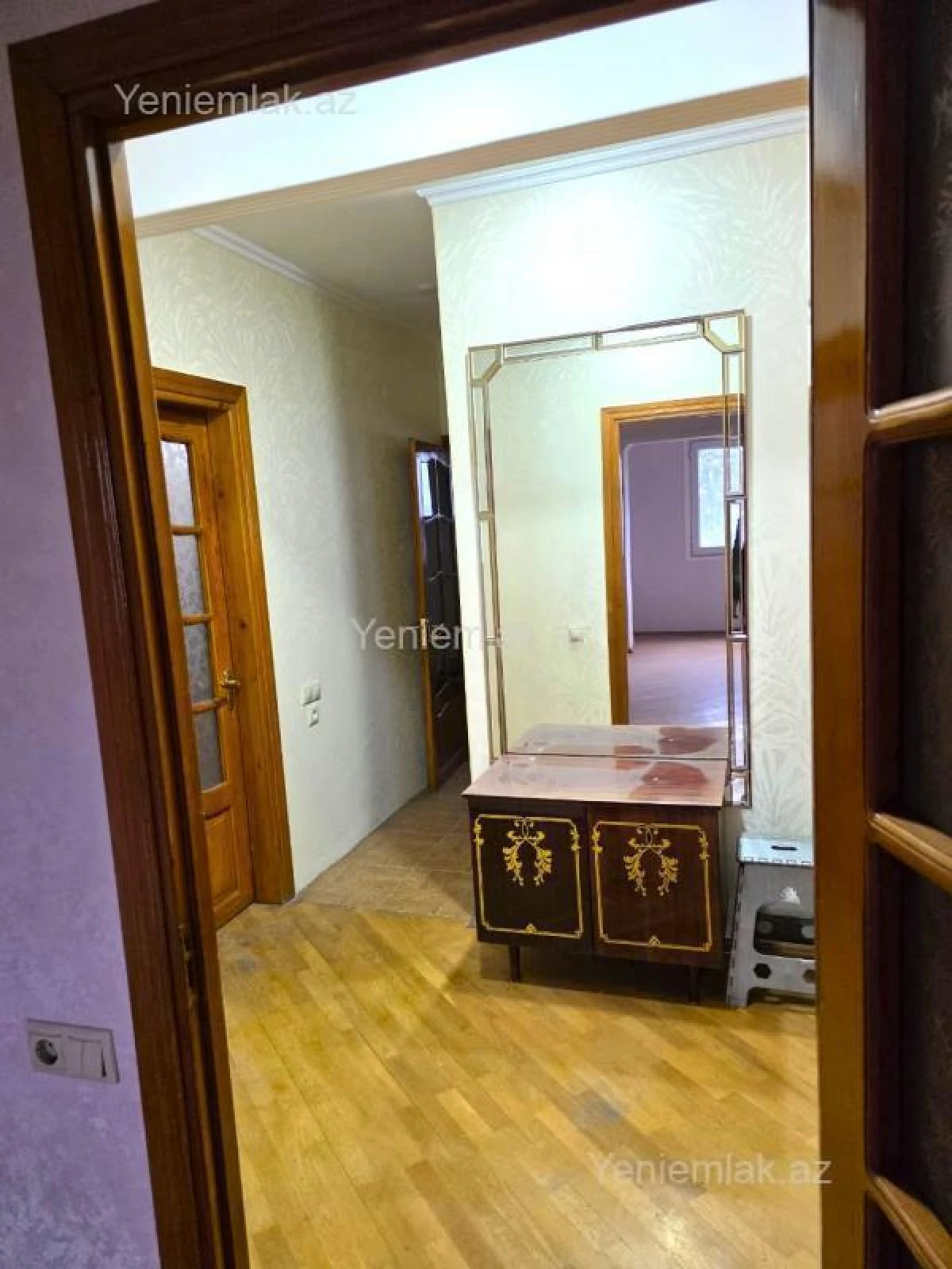 Satılır 2 otaqlı köhnə tikili 65 m²