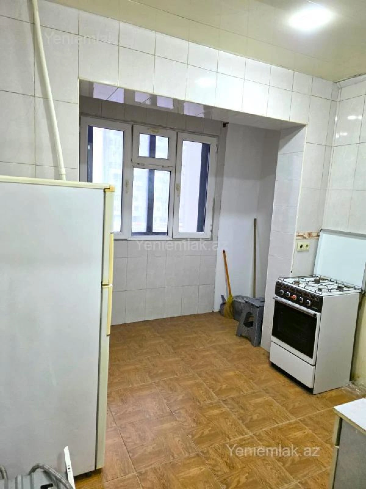 Satılır 2 otaqlı köhnə tikili 65 m²