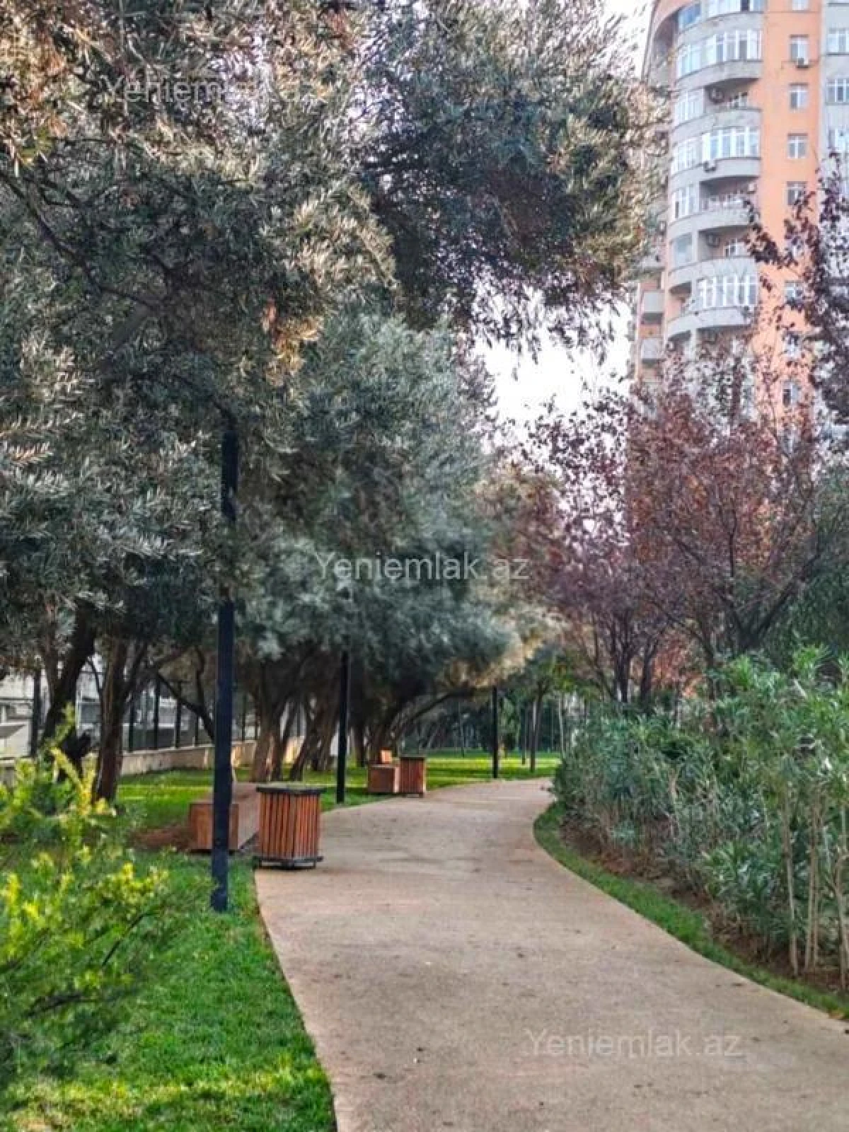 Satılır 2 otaqlı köhnə tikili 65 m²