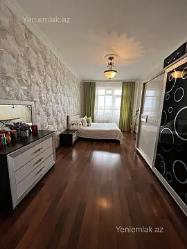 Satılır 3 otaqlı yeni tikili 130 m²