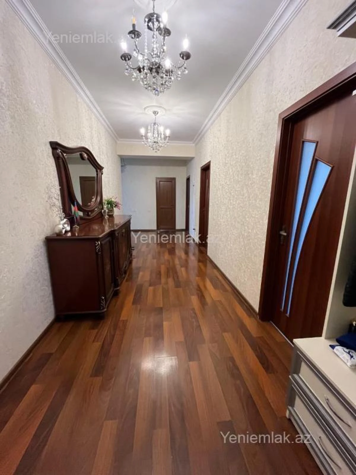 Satılır 3 otaqlı yeni tikili 130 m²