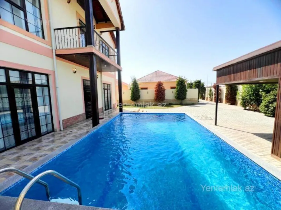 Satılır 5 otaqlı həyət evi 220 m²