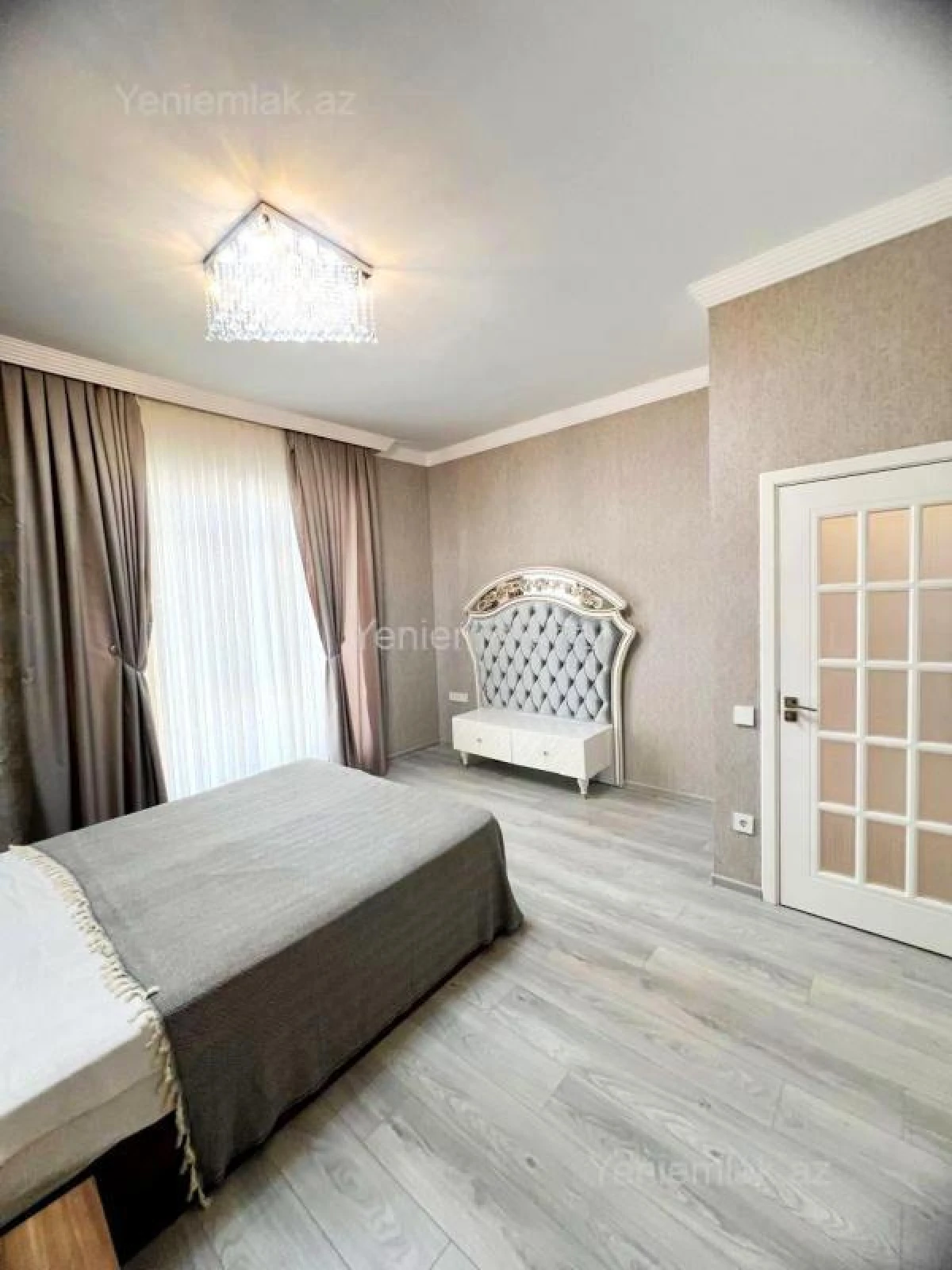 Satılır 5 otaqlı həyət evi 220 m²