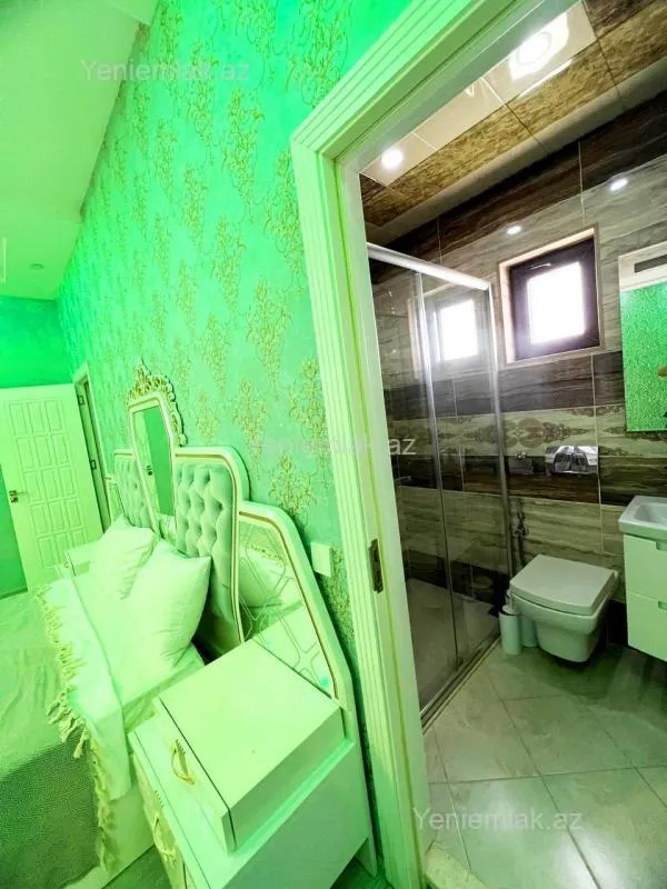 Satılır 5 otaqlı həyət evi 220 m²