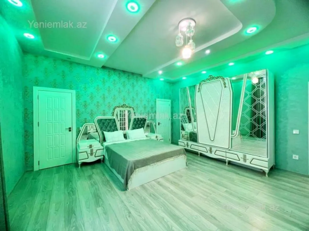 Satılır 5 otaqlı həyət evi 220 m²