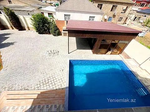 Satılır 5 otaqlı həyət evi 220 m²