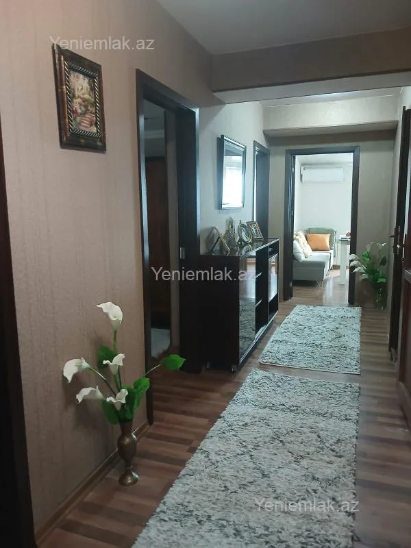 Satılır 3 otaqlı yeni tikili 130 m²