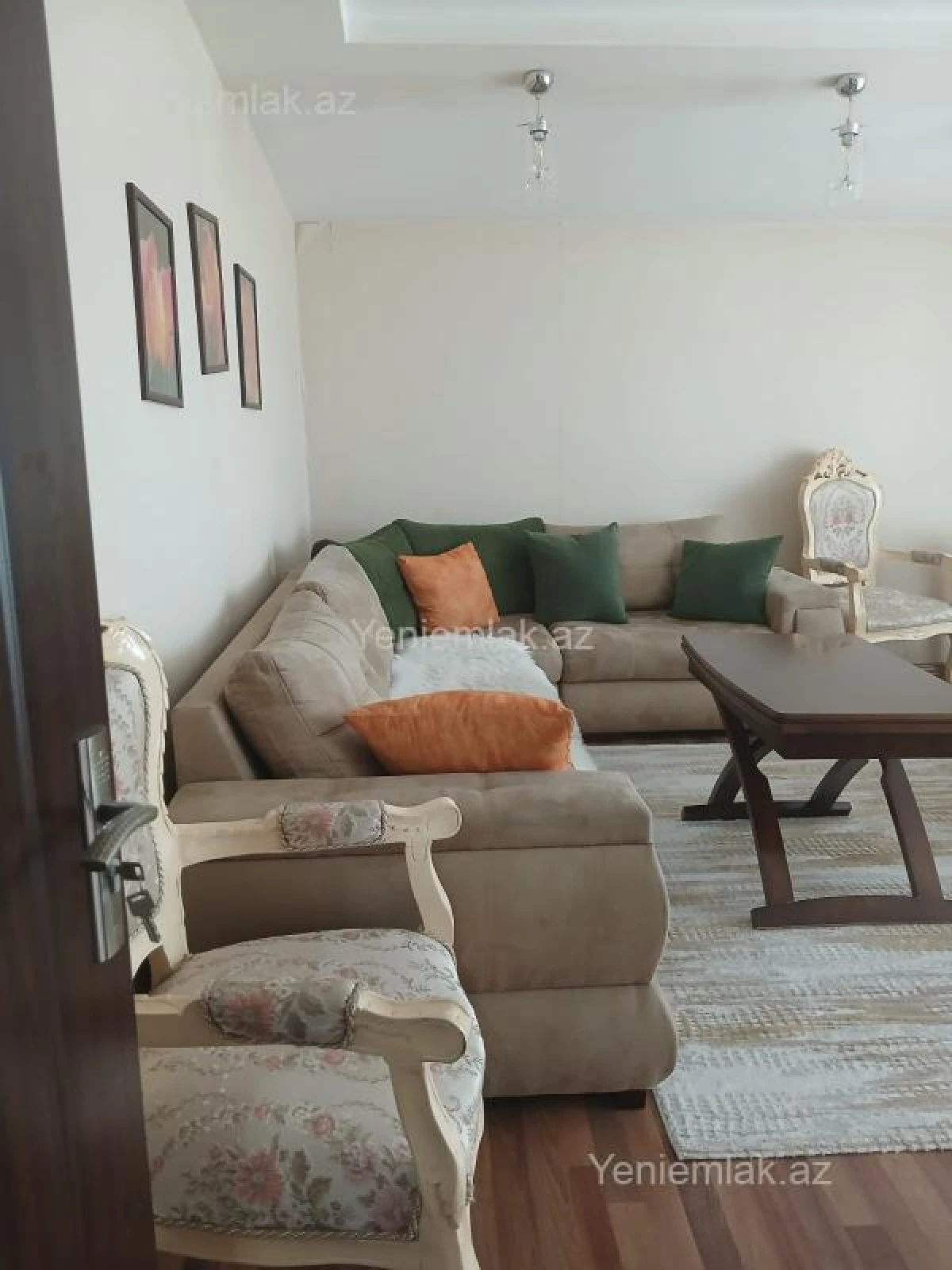 Satılır 3 otaqlı yeni tikili 130 m²