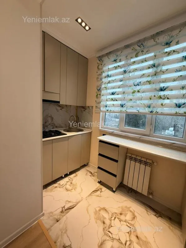 Satılır 2 otaqlı köhnə tikili 50 m²