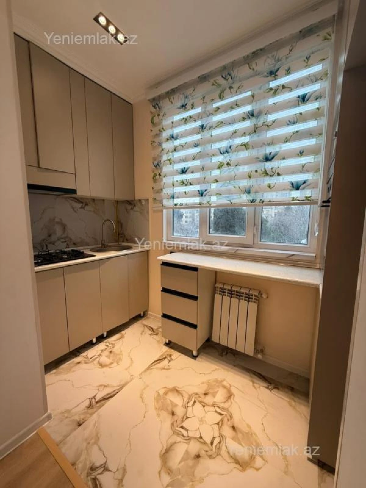 Satılır 2 otaqlı köhnə tikili 50 m²