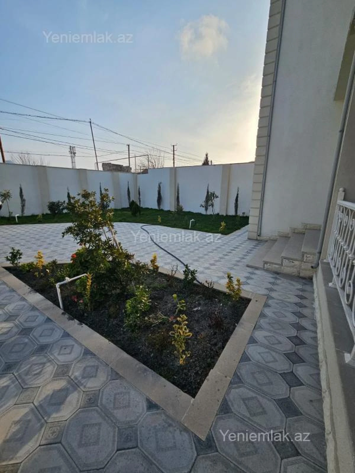 Satılır 4 otaqlı həyət evi 250 m²