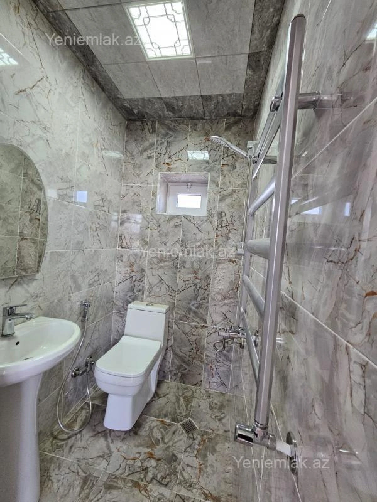 Satılır 4 otaqlı həyət evi 250 m²