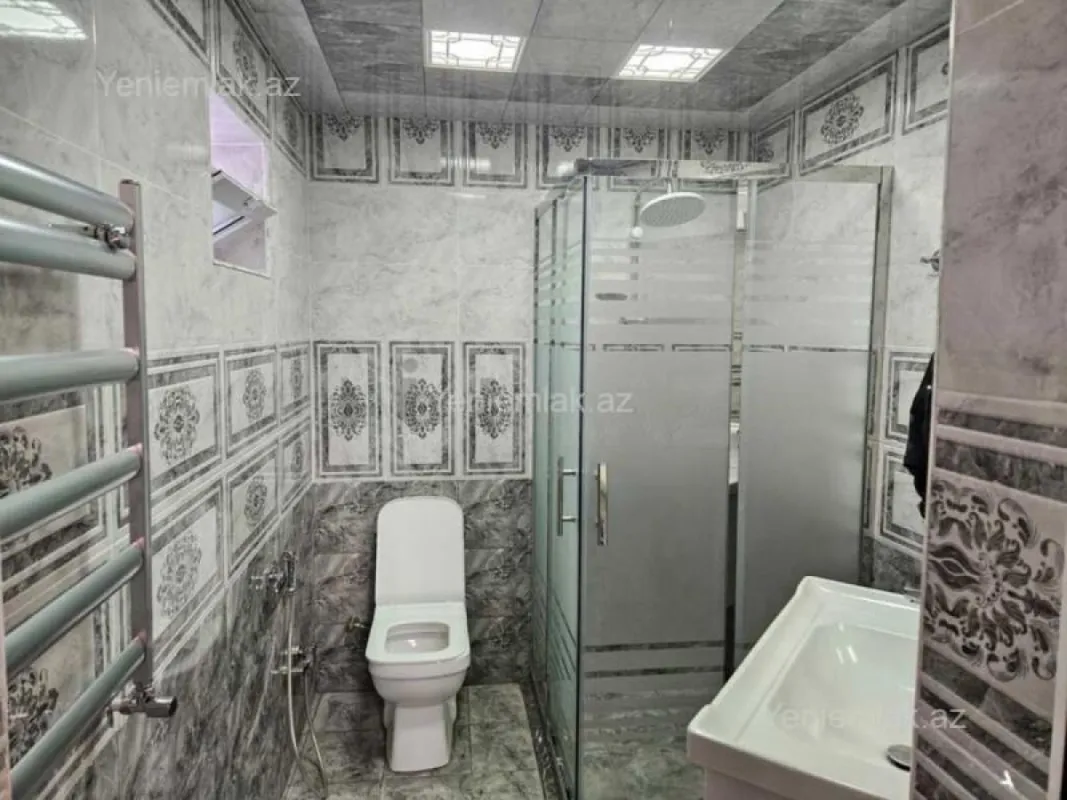 Satılır 4 otaqlı həyət evi 250 m²