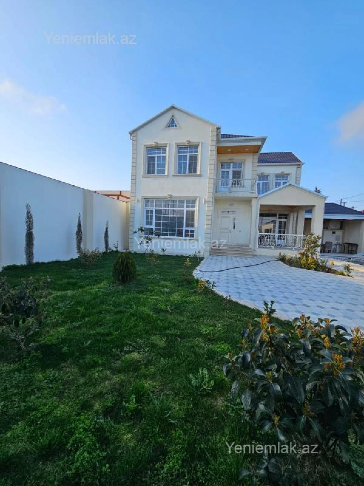 Satılır 4 otaqlı həyət evi 250 m²
