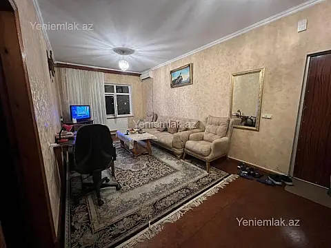 Satılır 4 otaqlı köhnə tikili 100 m²