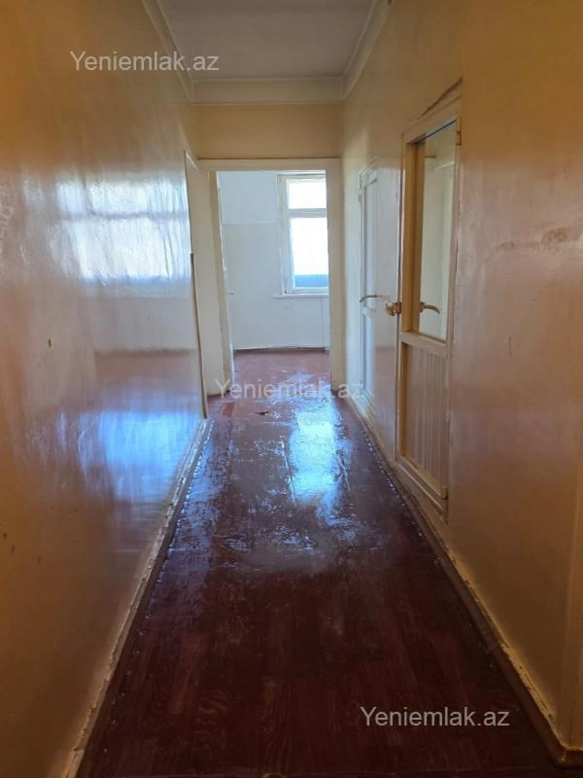 Satılır 2 otaqlı köhnə tikili 60 m²