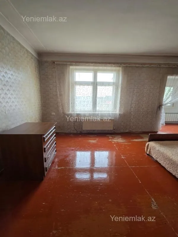 Satılır 2 otaqlı köhnə tikili 60 m²