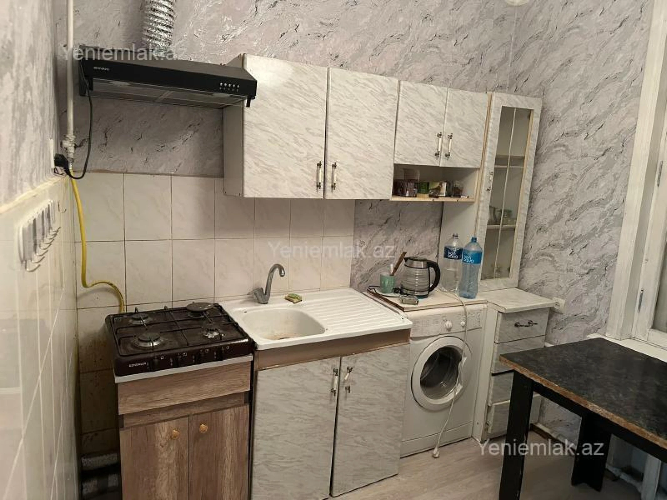 Satılır 2 otaqlı köhnə tikili 62 m²