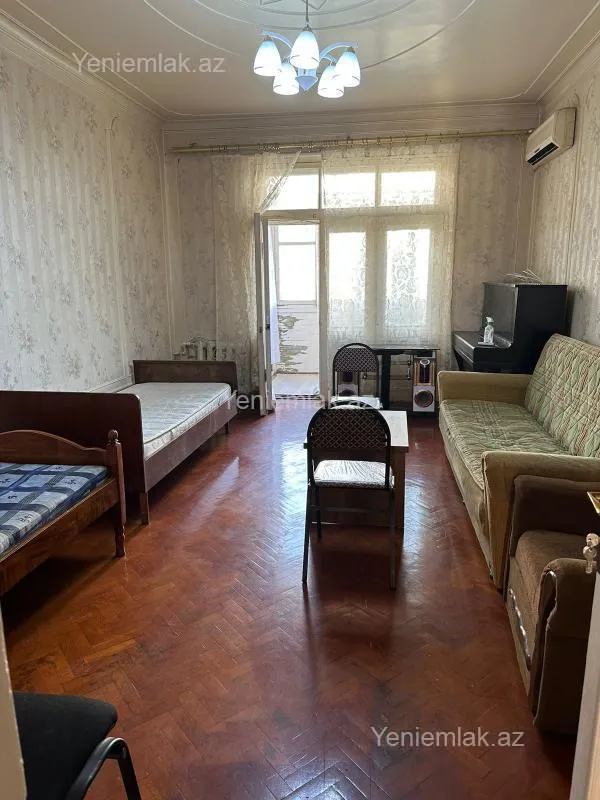 Satılır 2 otaqlı köhnə tikili 62 m²