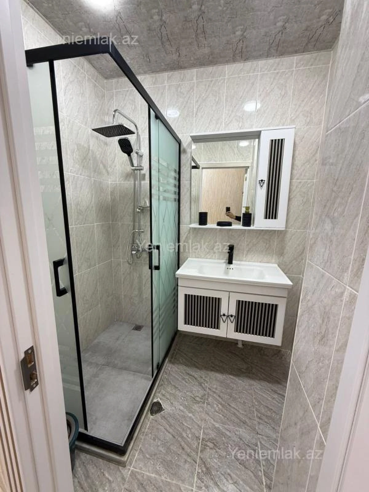 Satılır 3 otaqlı yeni tikili 90 m²