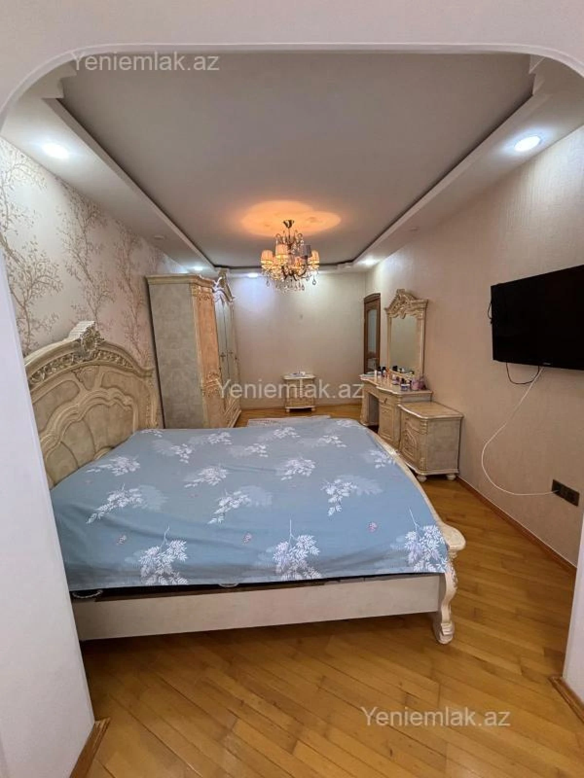 Satılır 4 otaqlı köhnə tikili 130 m²