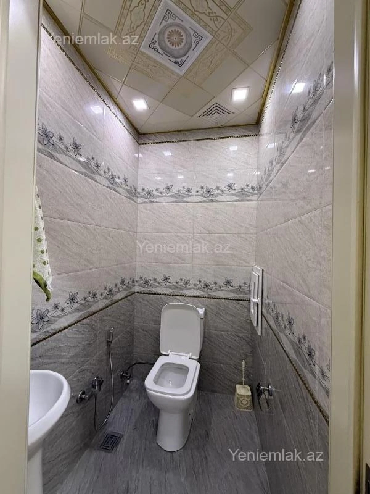 Satılır 3 otaqlı yeni tikili 130 m²