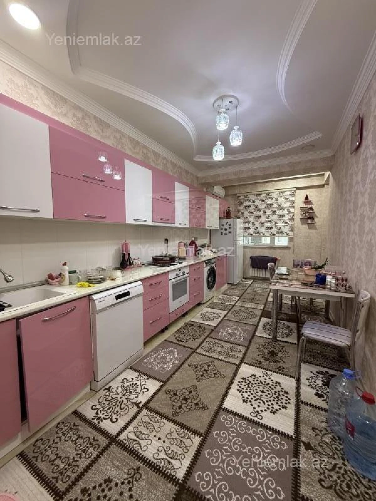 Satılır 3 otaqlı yeni tikili 130 m²