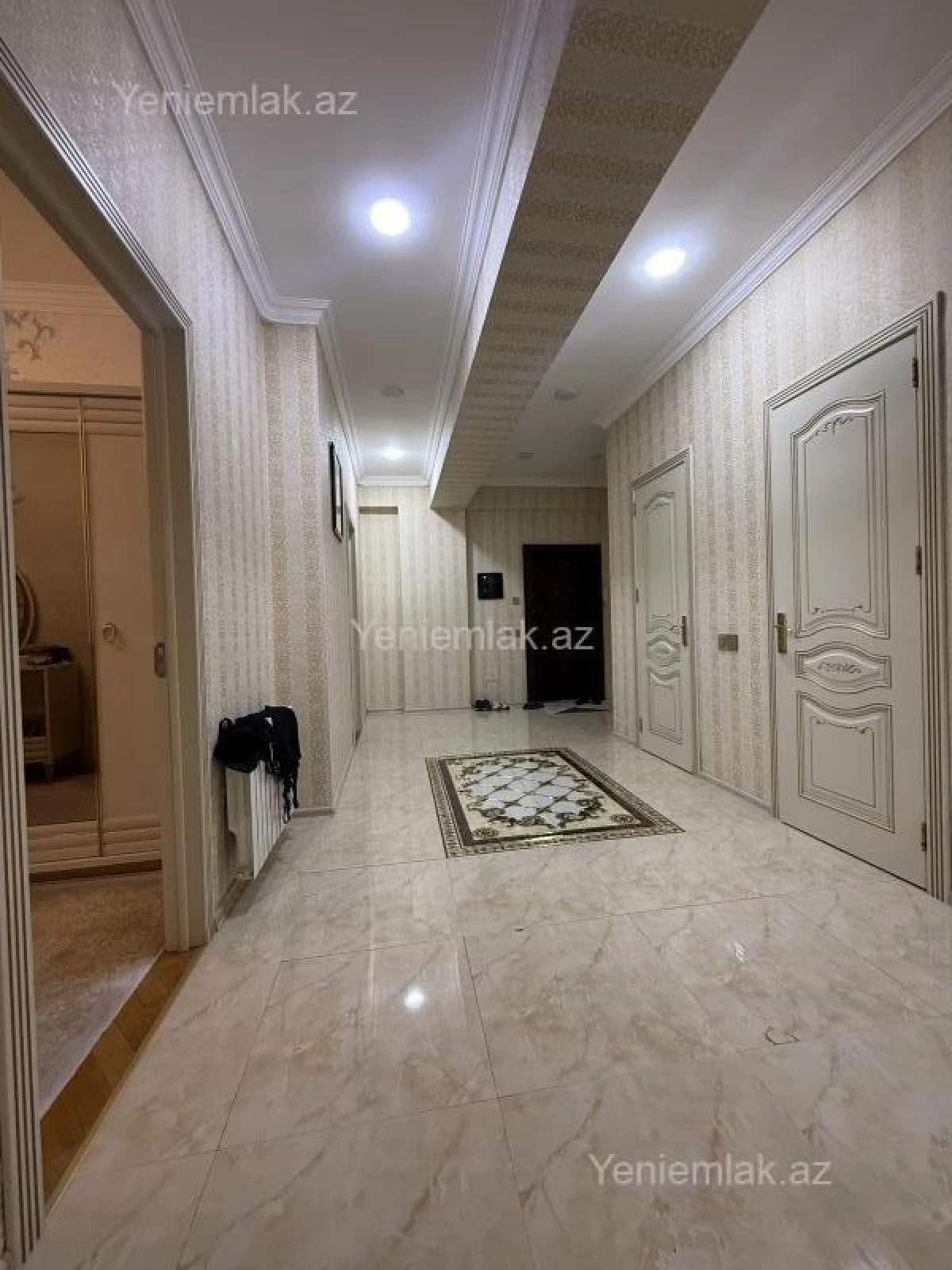Satılır 3 otaqlı yeni tikili 130 m²