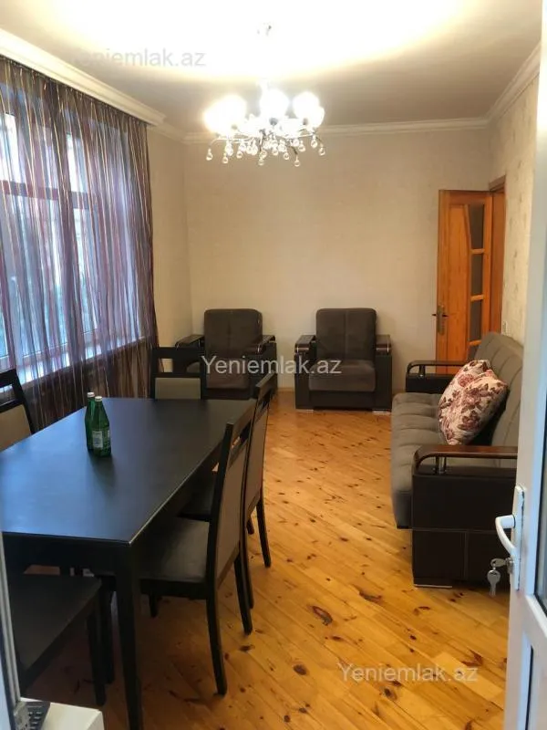 Satılır 2 otaqlı köhnə tikili 50 m²