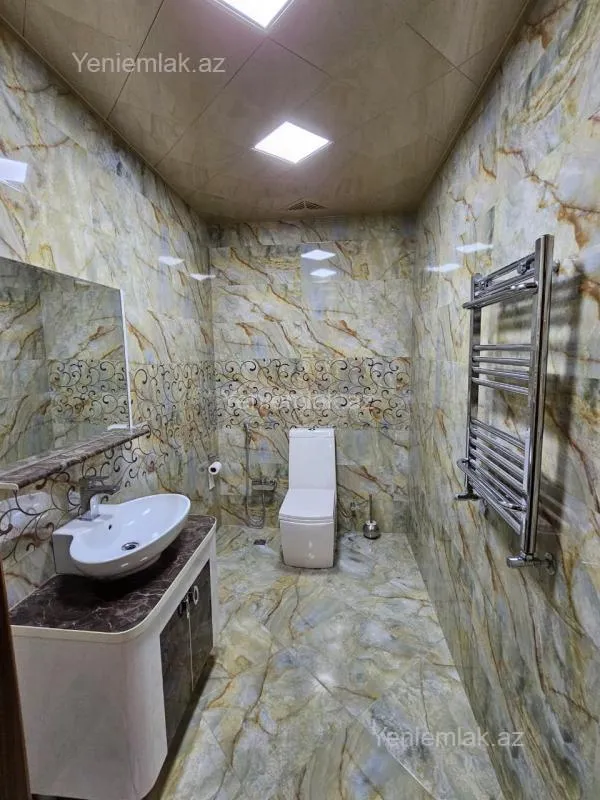 Satılır 4 otaqlı yeni tikili 200 m²