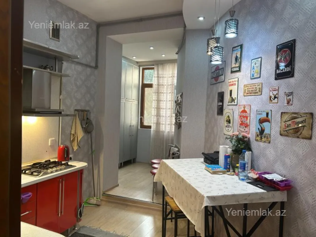 Satılır 2 otaqlı köhnə tikili 50 m²