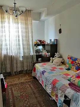 Satılır 3 otaqlı köhnə tikili 76 m²