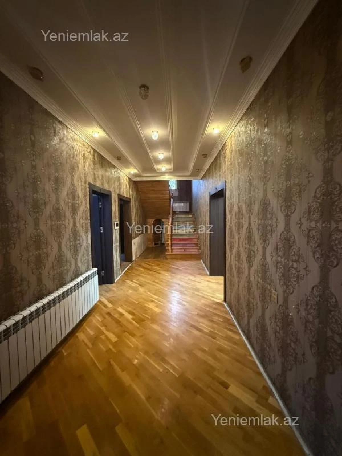 Satılır 8 otaqlı həyət evi 450 m²