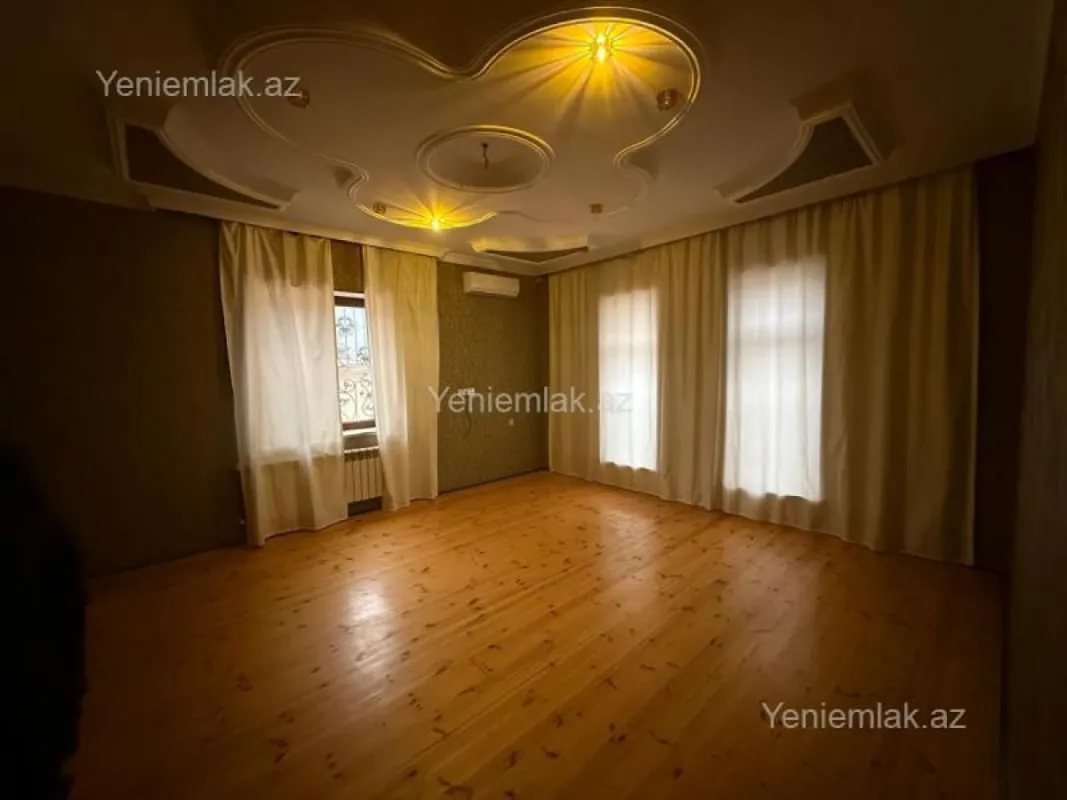 Satılır 8 otaqlı həyət evi 450 m²