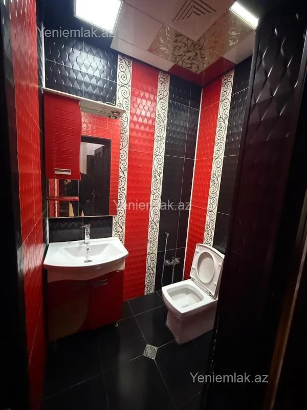 Satılır 8 otaqlı həyət evi 450 m²