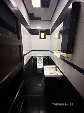 Satılır 8 otaqlı həyət evi 450 m²