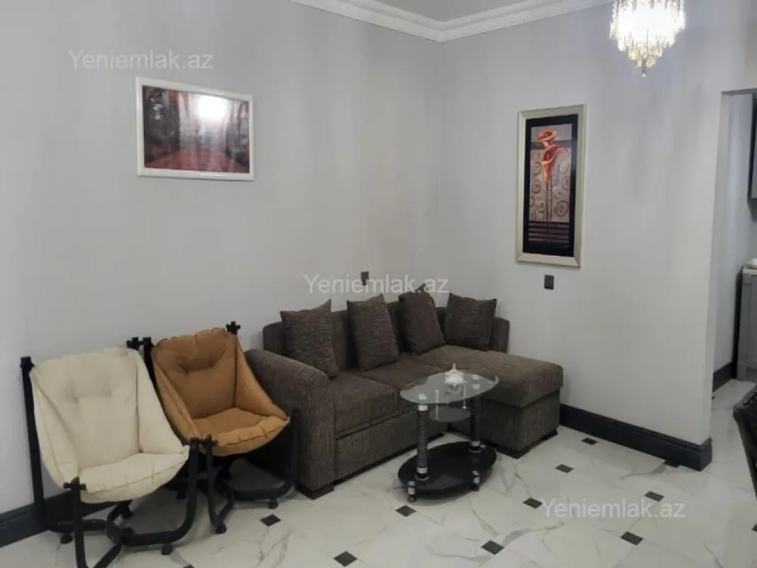 Satılır 6 otaqlı həyət evi 370 m²