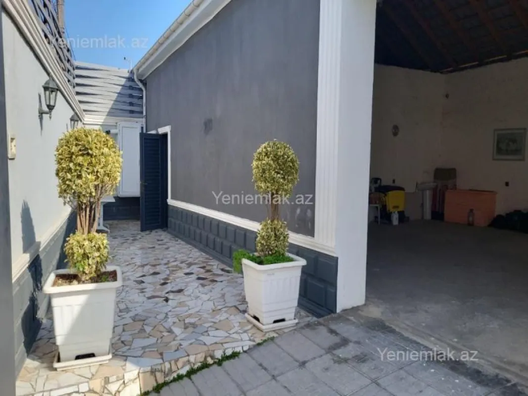 Satılır 6 otaqlı həyət evi 370 m²