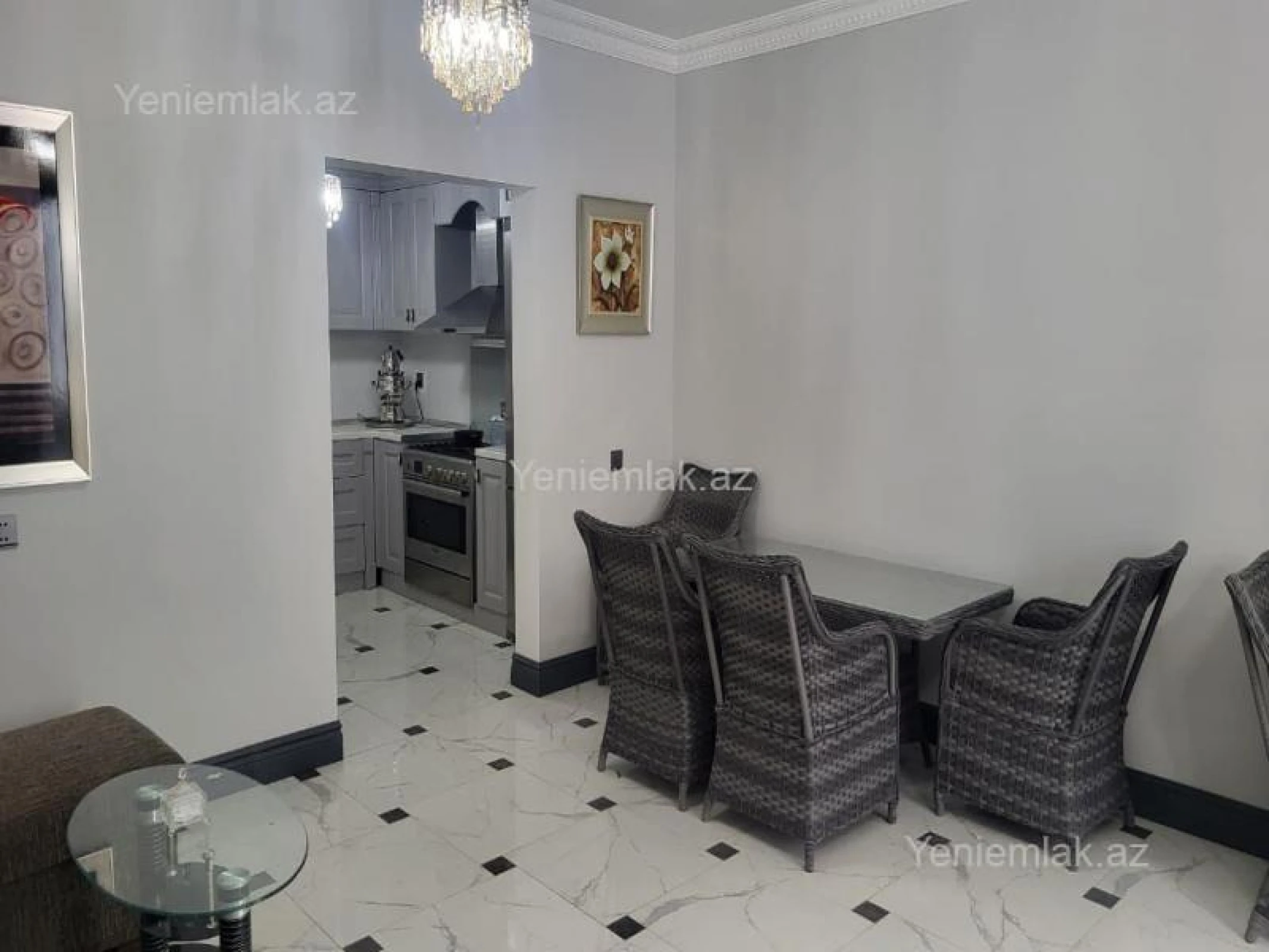 Satılır 6 otaqlı həyət evi 370 m²