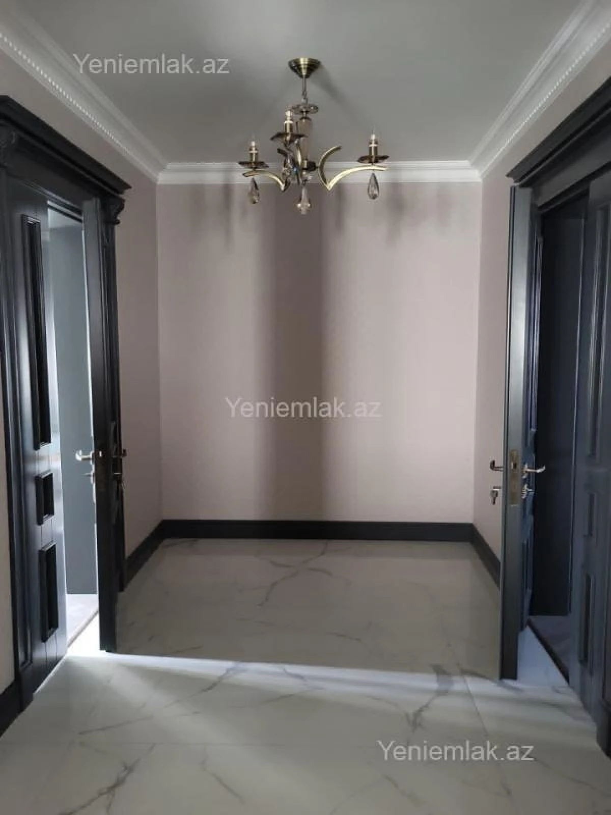 Satılır 6 otaqlı həyət evi 370 m²