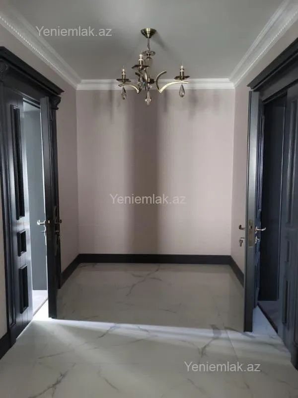 Satılır 6 otaqlı həyət evi 370 m²
