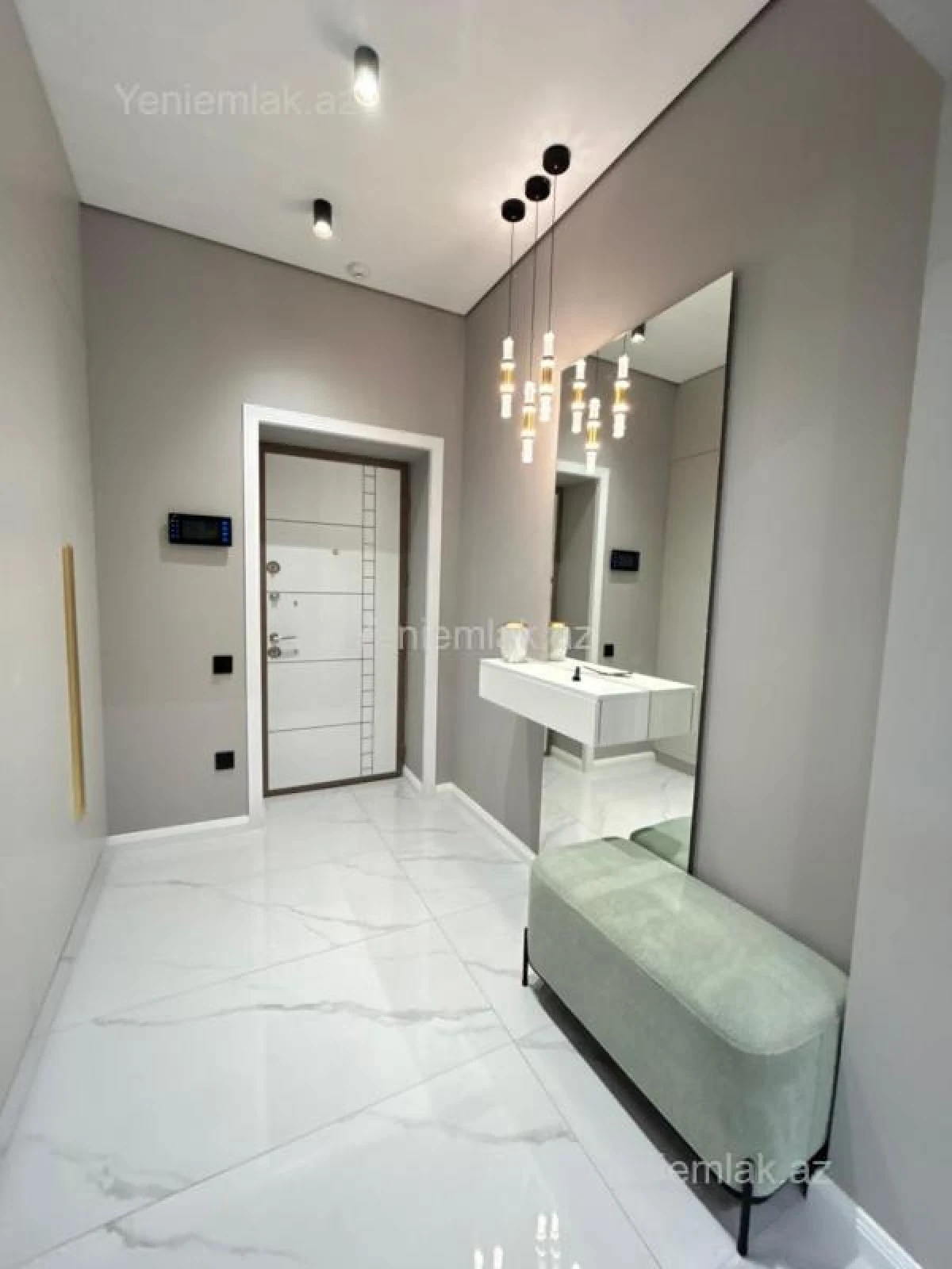 Satılır 3 otaqlı yeni tikili 110 m²