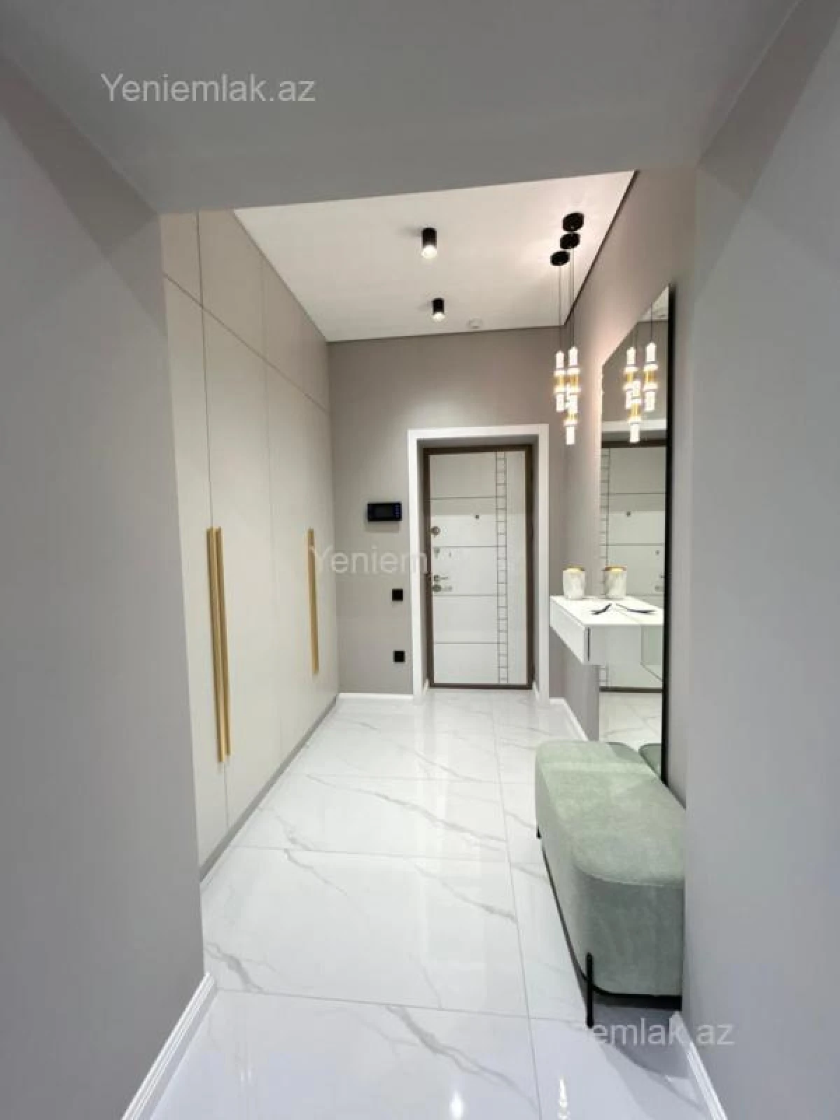 Satılır 3 otaqlı yeni tikili 110 m²